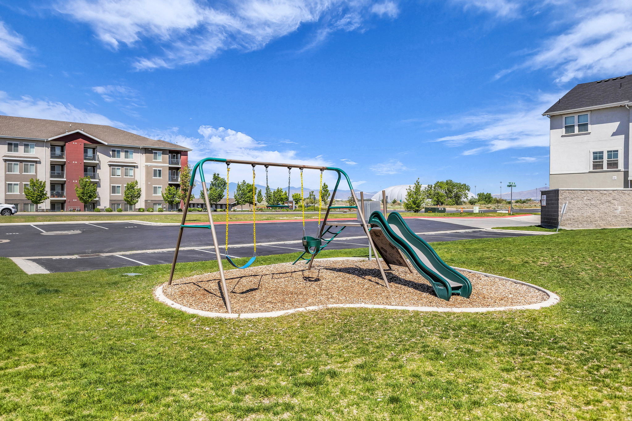 EDGEWATER - Residential