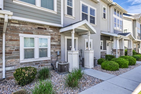 Photo of 659 E 380 N, Vineyard, UT 84059 (MLS # 2155986)