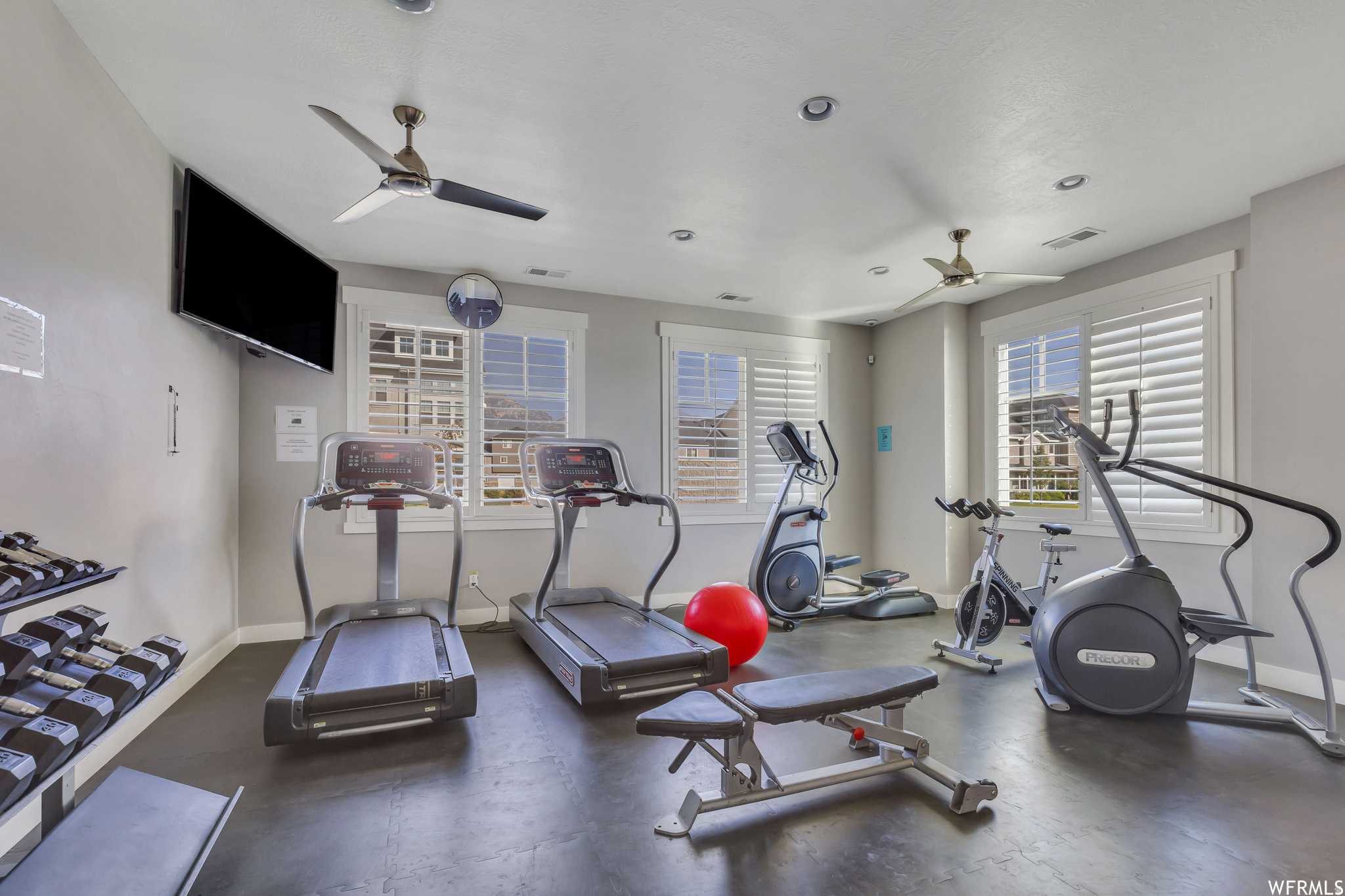 EDGEWATER - Residential