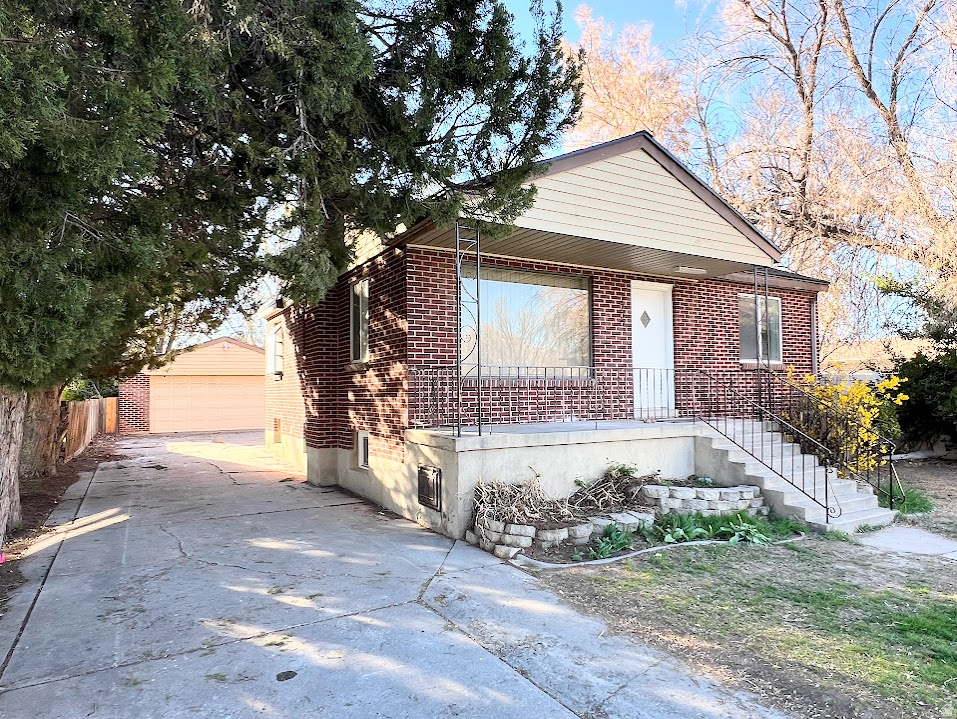 GEORGE ADONDAKIS SUB - Residential