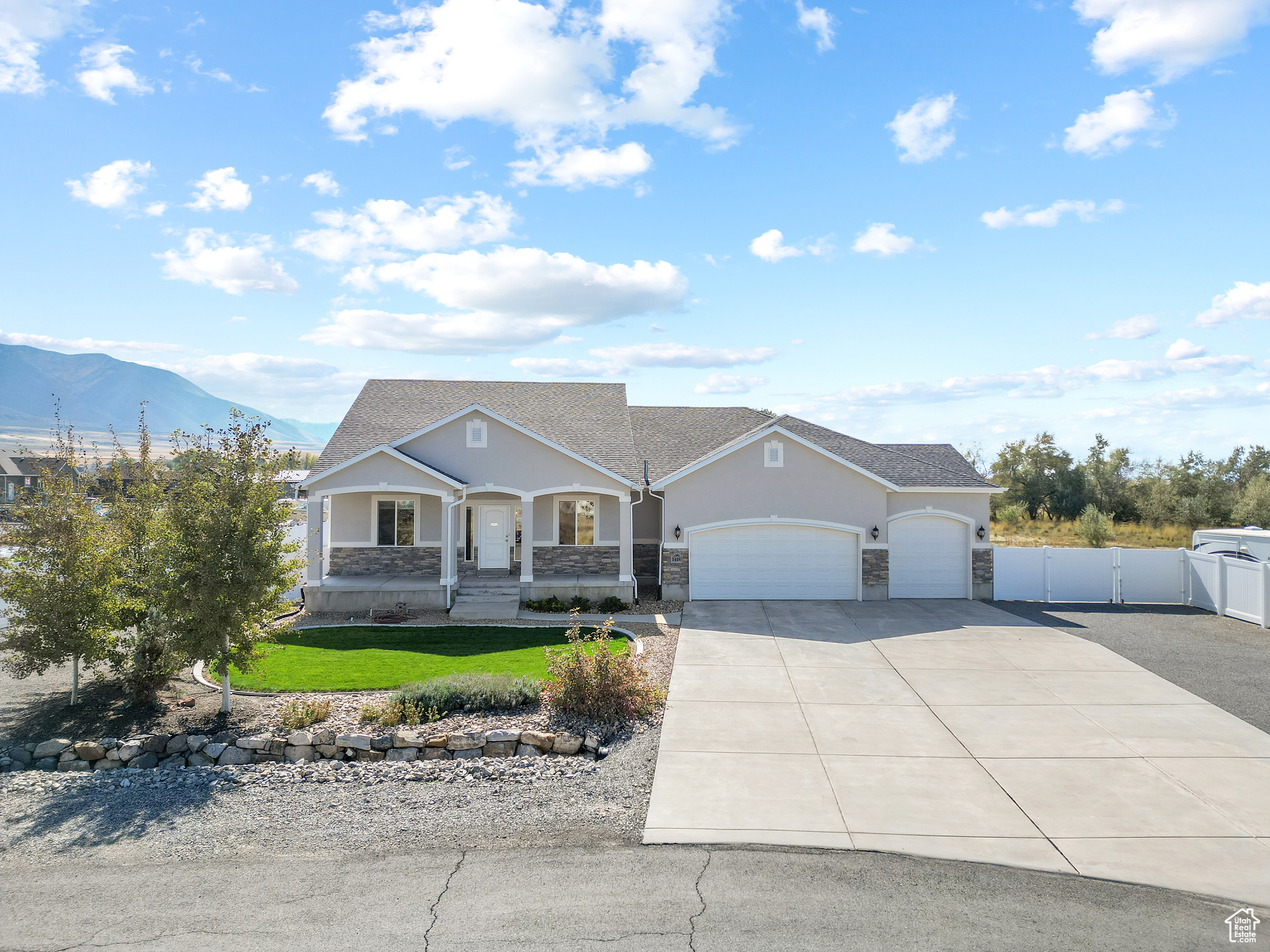 BRIDLE WALK ACRES SUBDIVISION - Residential