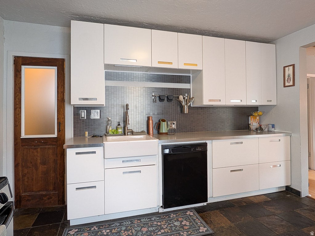 Photo of 1136 E MILTON AVE, Salt Lake City, UT 84105 (MLS # 2173735)