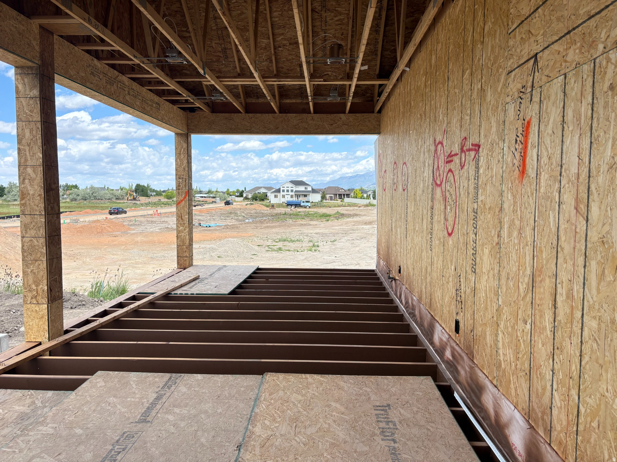 CHESTNUT FARMS - Residential
