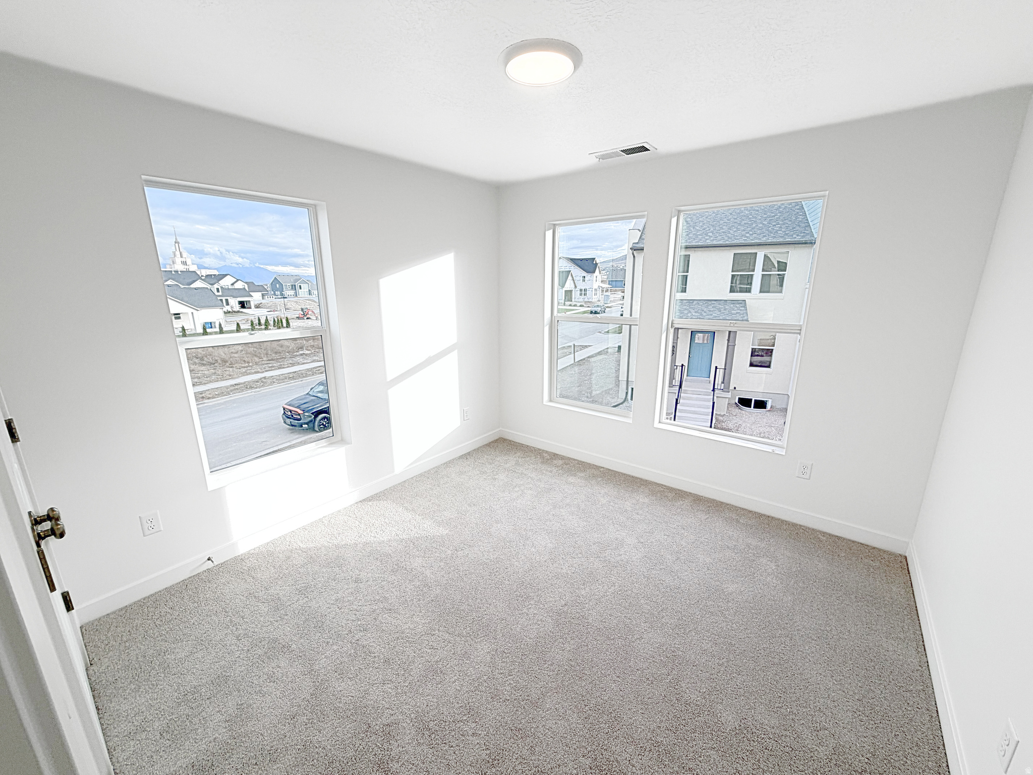 BEACON POINTE - Residential