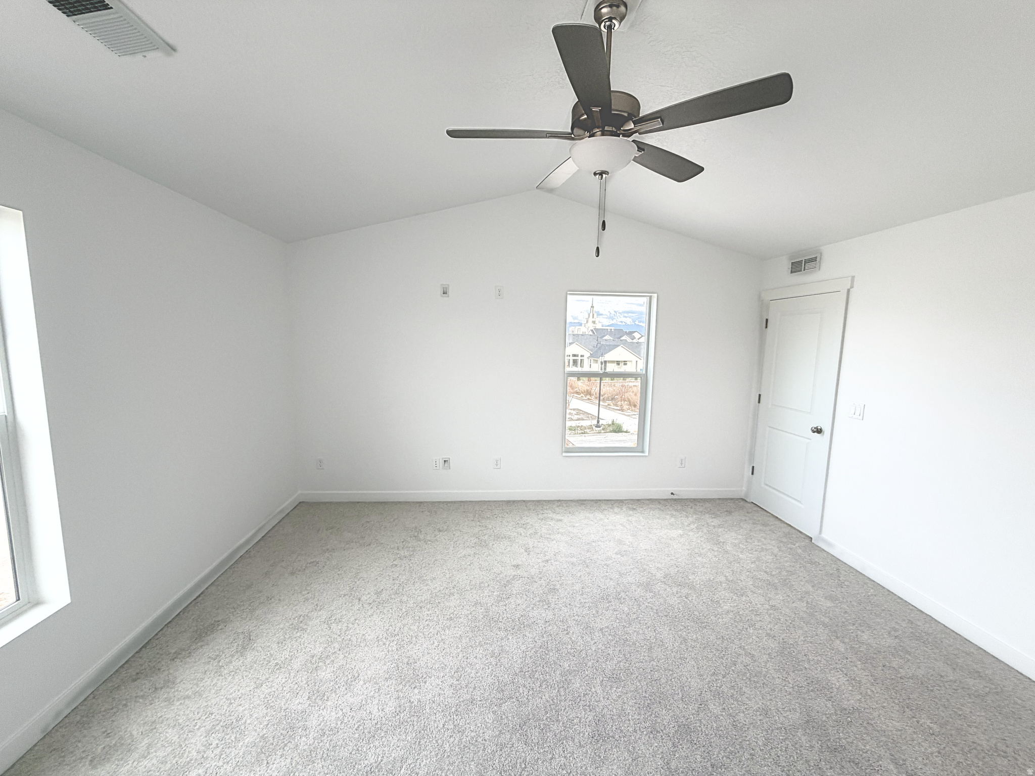 BEACON POINTE - Residential