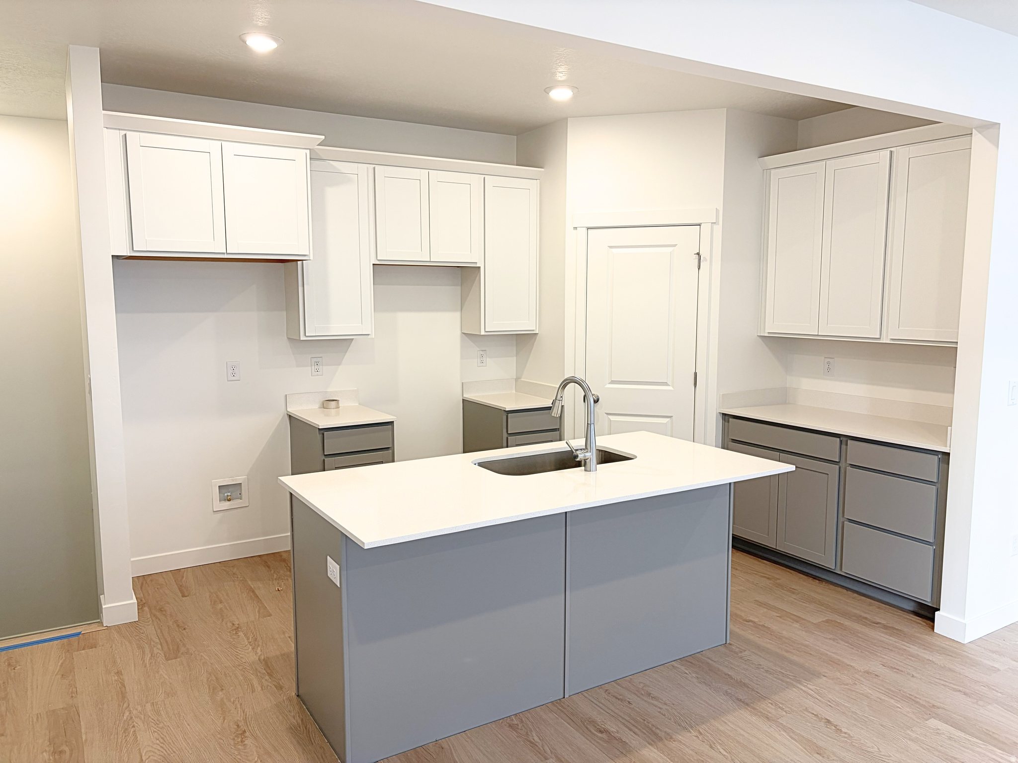 BEACON POINTE - Residential