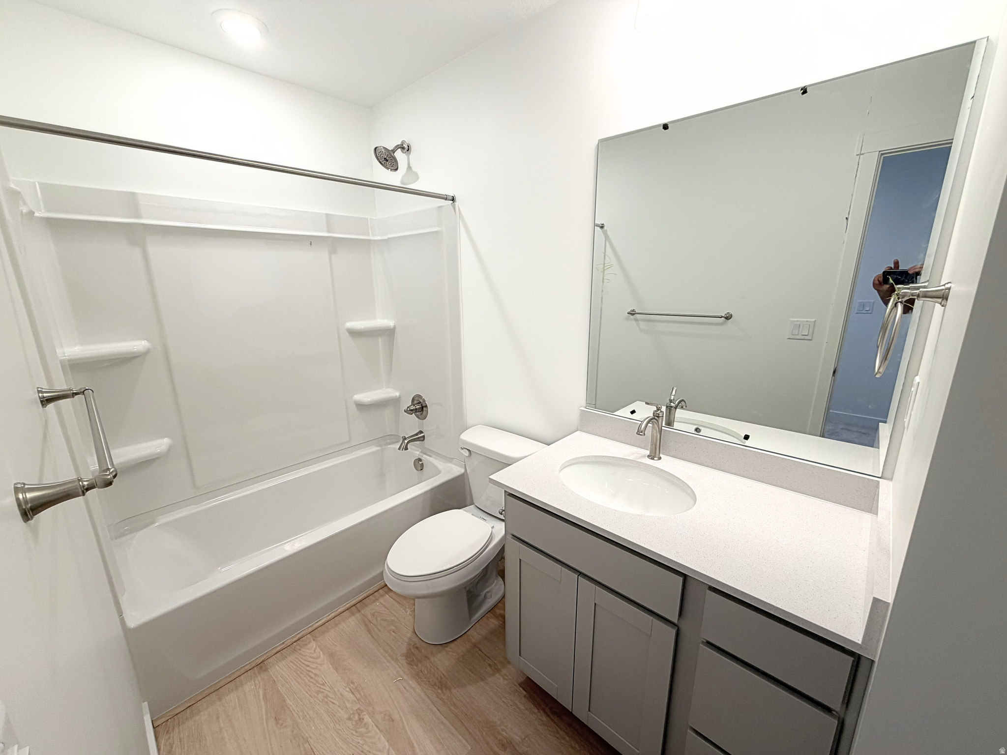 BEACON POINTE - Residential