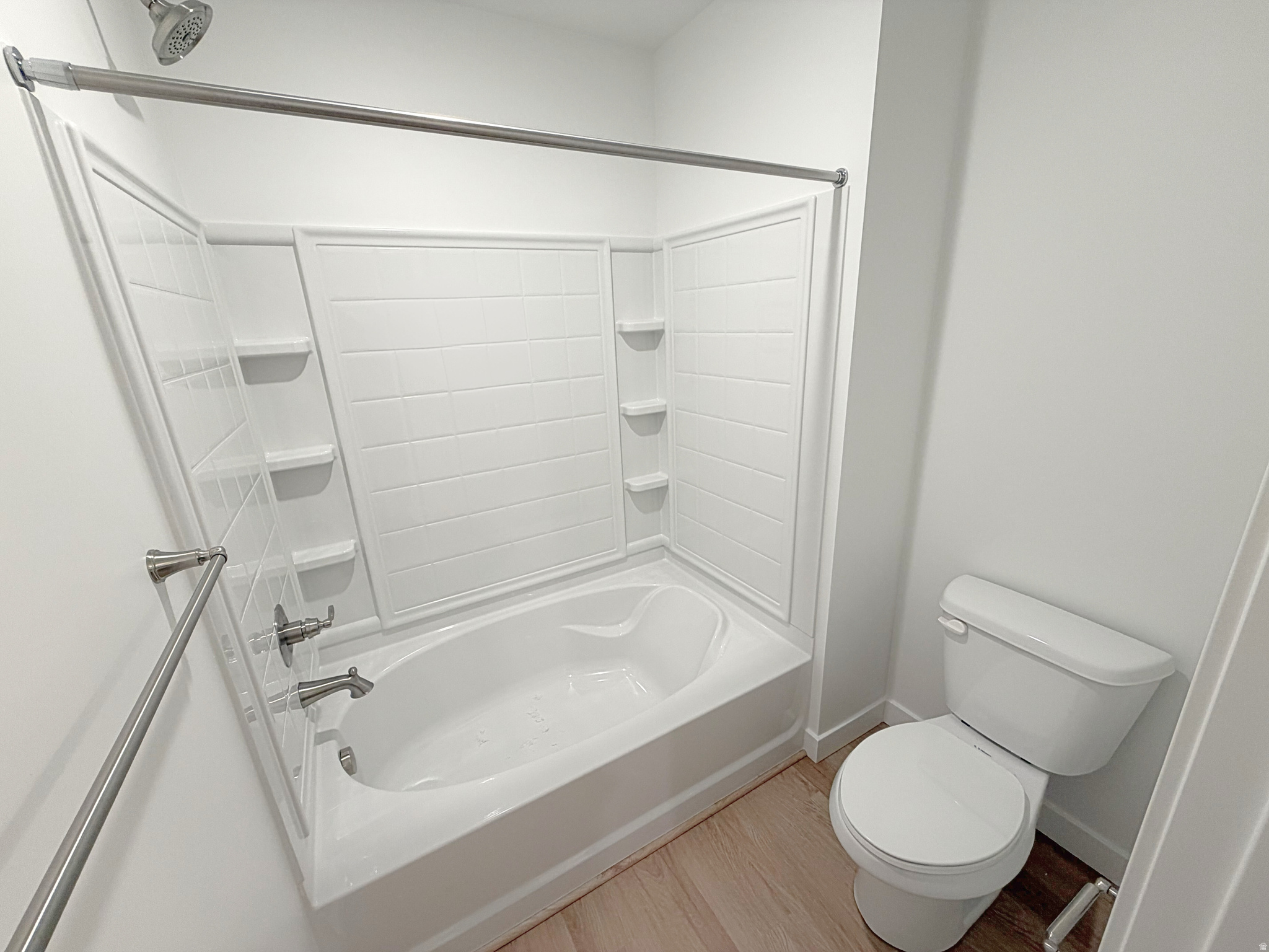 BEACON POINTE - Residential