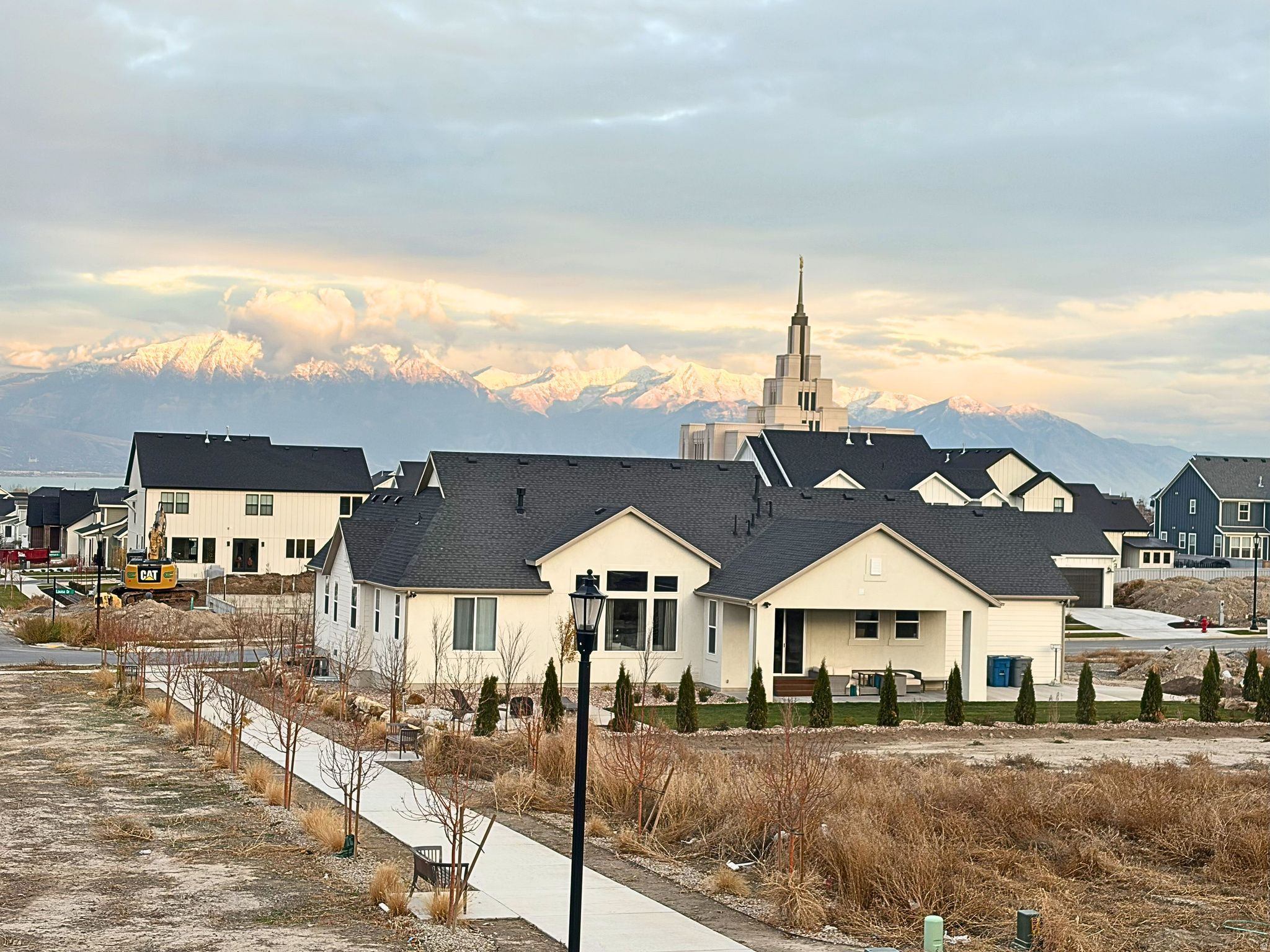 BEACON POINTE - Residential