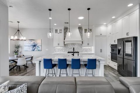 Tiny photo for 2013 N SOMERSET CIR, Washington, UT 84780 (MLS # 2127246)