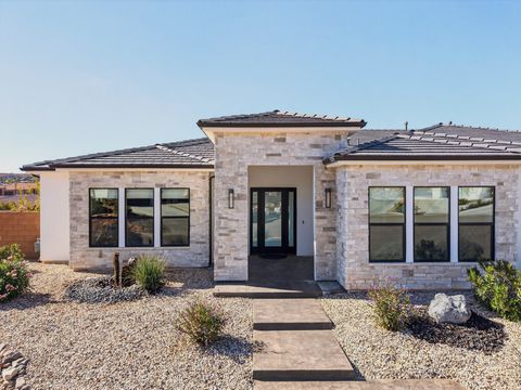 Tiny photo for 2013 N SOMERSET CIR, Washington, UT 84780 (MLS # 2127246)