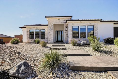 Tiny photo for 2013 N SOMERSET CIR, Washington, UT 84780 (MLS # 2127246)