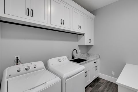 Tiny photo for 2013 N SOMERSET CIR, Washington, UT 84780 (MLS # 2127246)