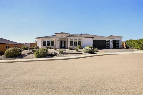 Tiny photo for 2013 N SOMERSET CIR, Washington, UT 84780 (MLS # 2127246)