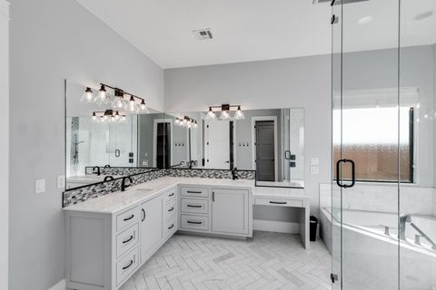 Tiny photo for 2013 N SOMERSET CIR, Washington, UT 84780 (MLS # 2127246)