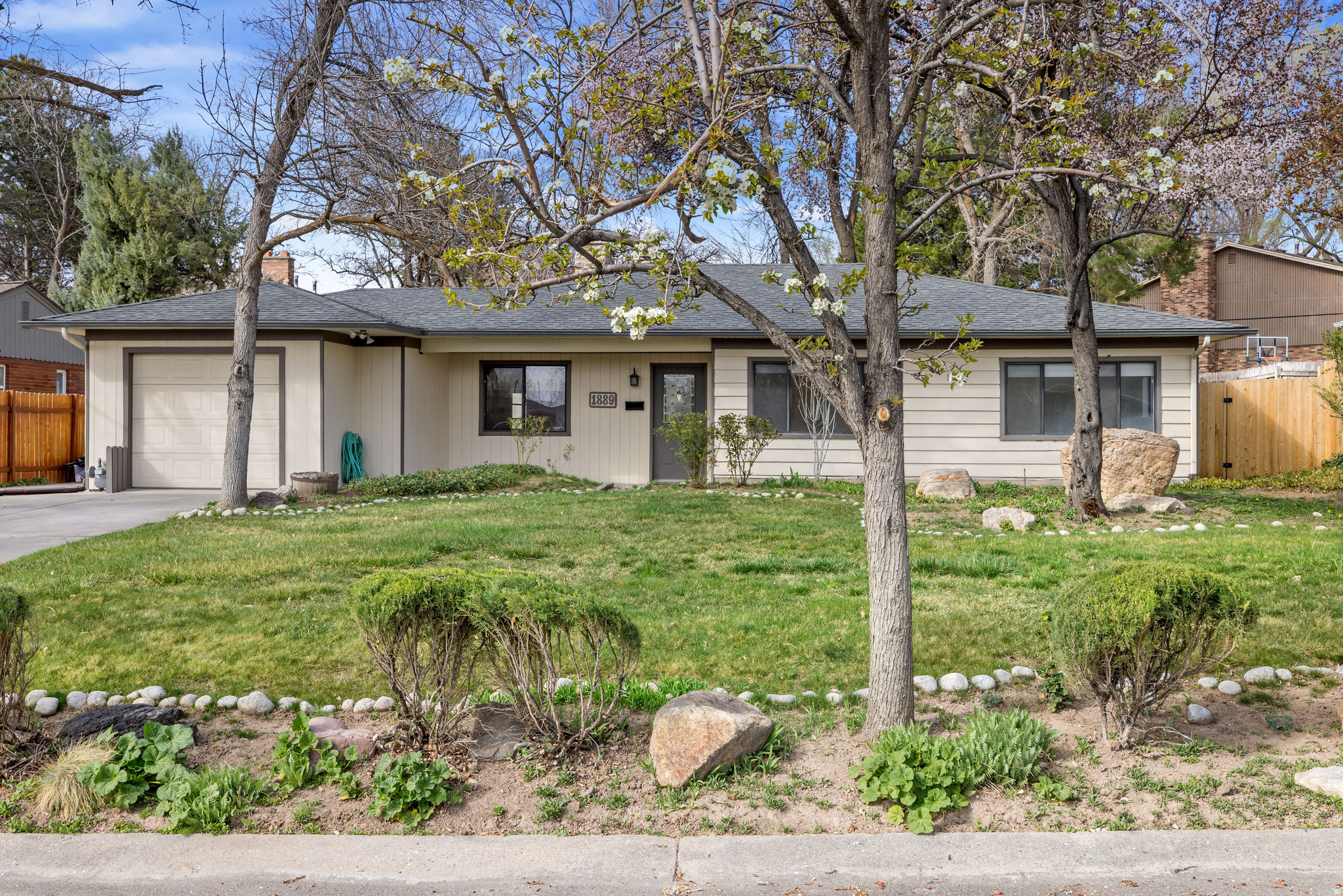 HOLLADAY ACRES - Residential