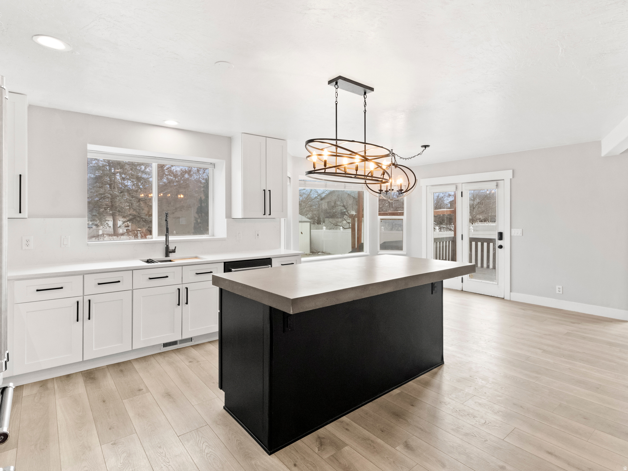 LINCOLN ESTATES - Residential