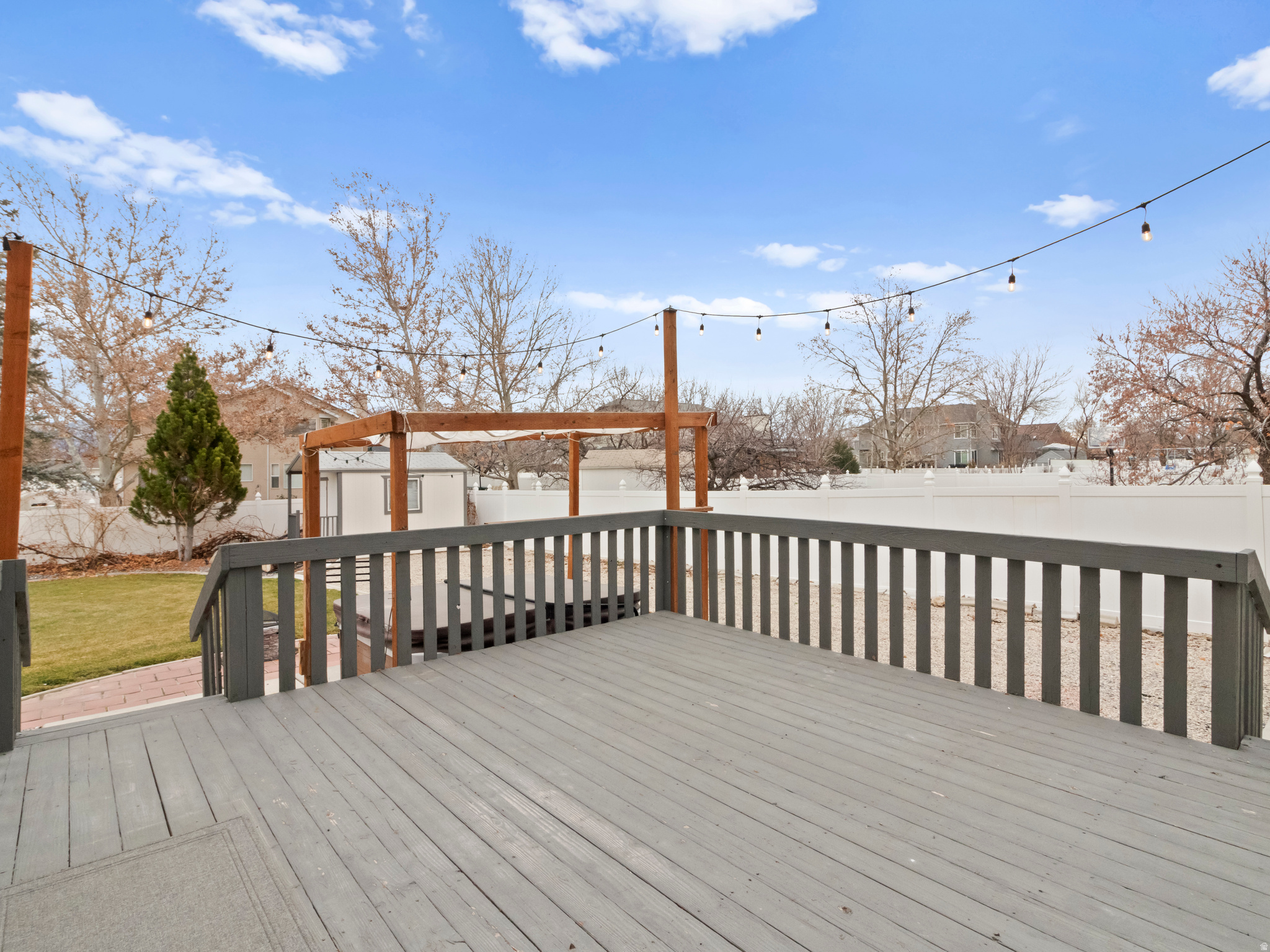 LINCOLN ESTATES - Residential