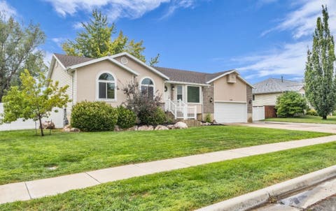 Tiny photo for 2308 S 1520 W, Syracuse, UT 84075 (MLS # 2178911)
