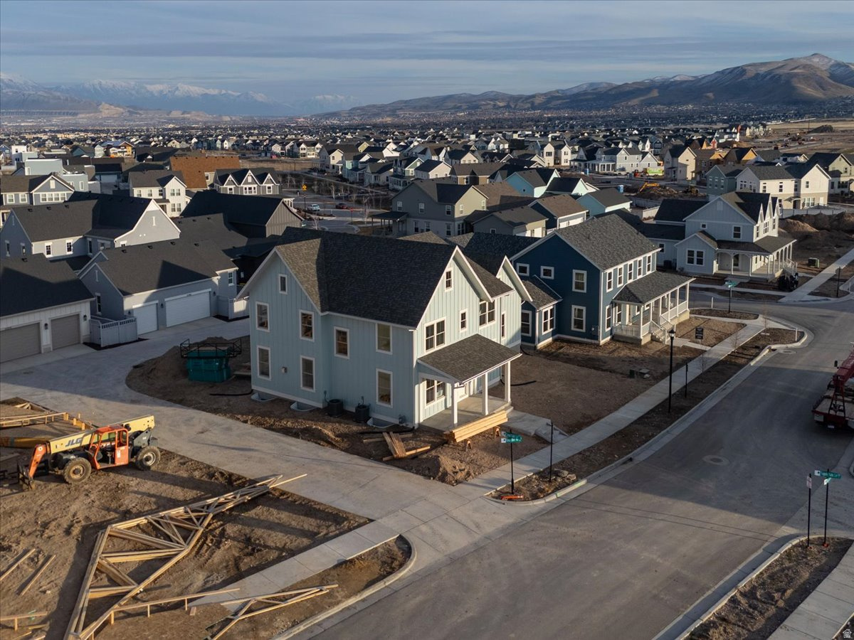 DAYBREAK - Residential