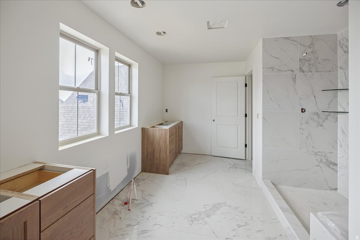 DAYBREAK - Residential