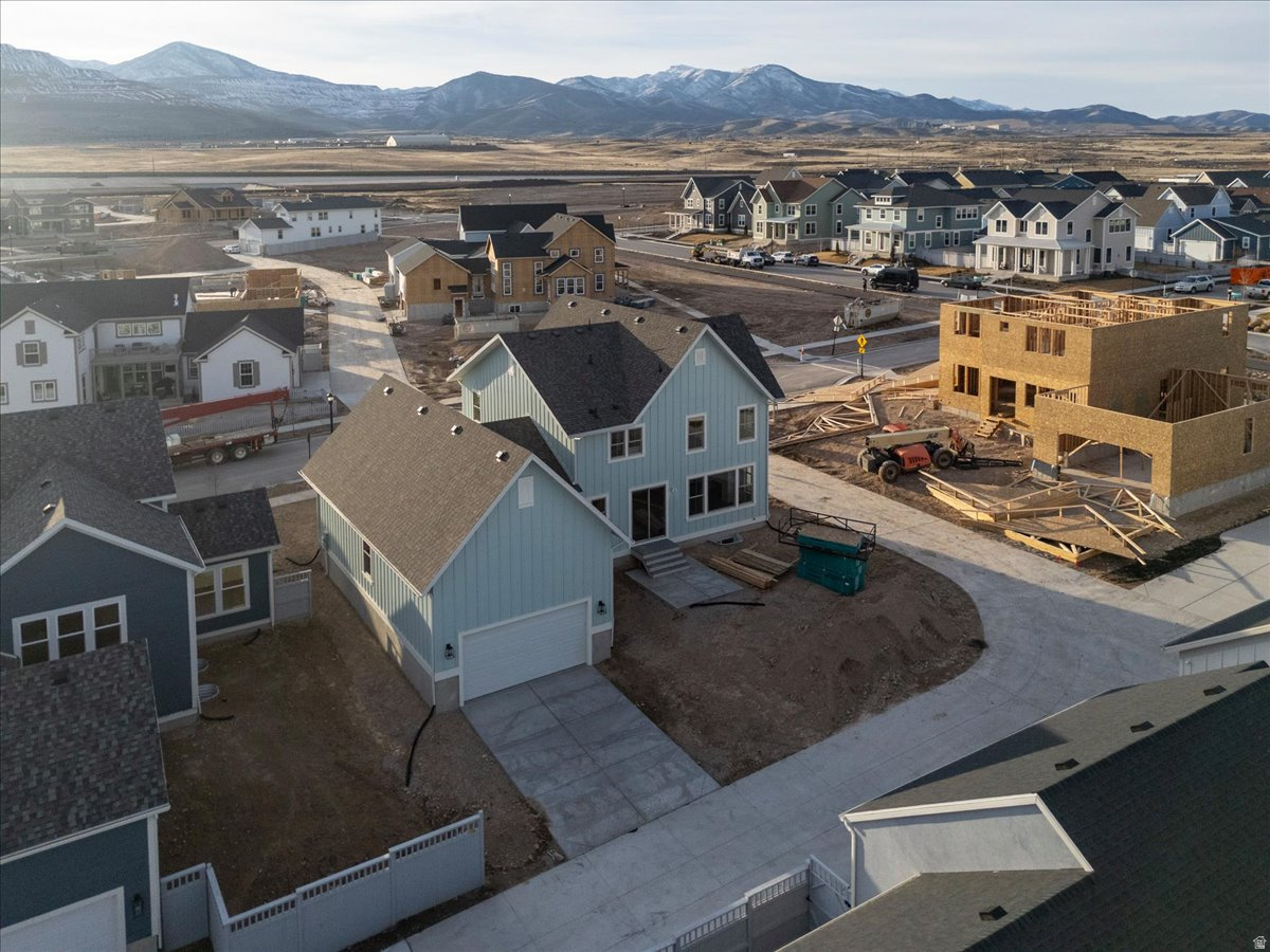 DAYBREAK - Residential