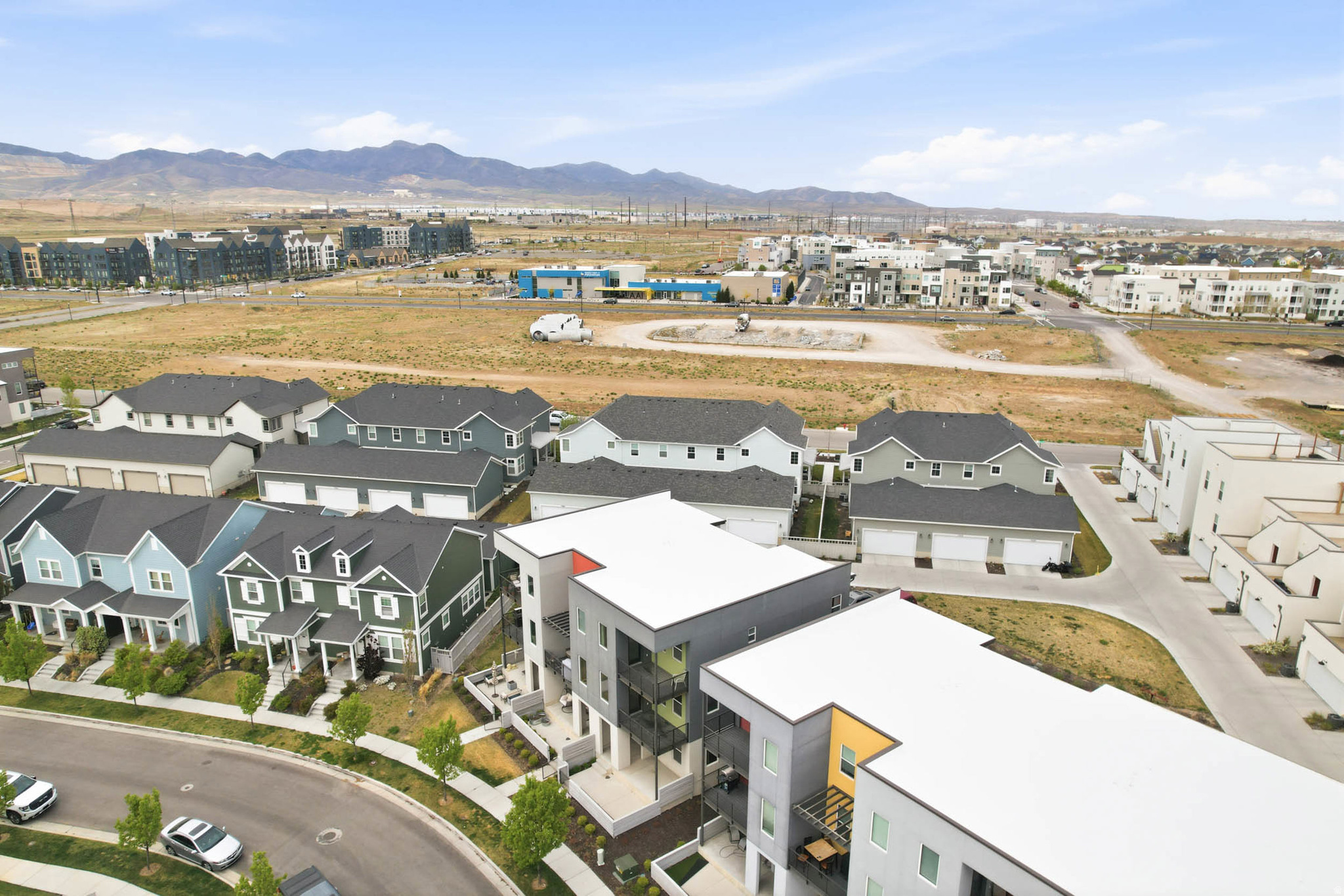 DAYBREAK - Residential