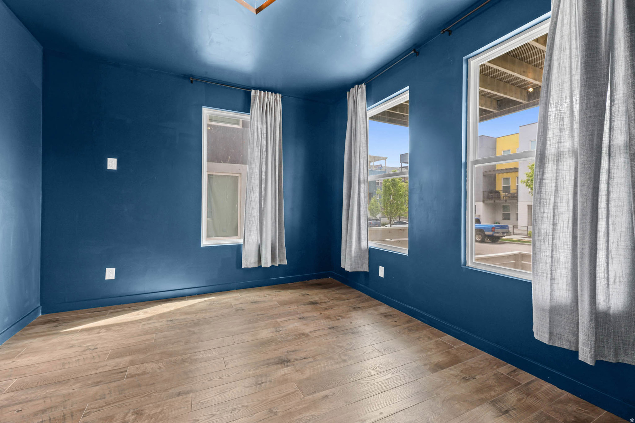 DAYBREAK - Residential