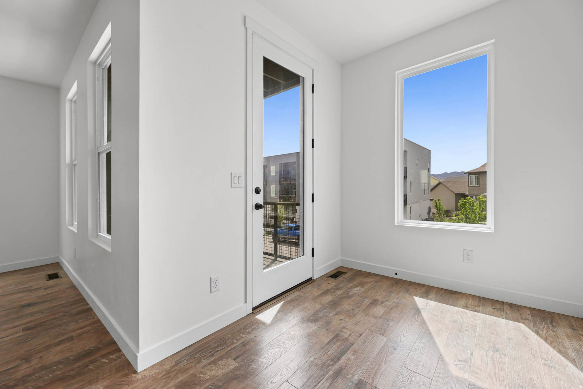 DAYBREAK - Residential