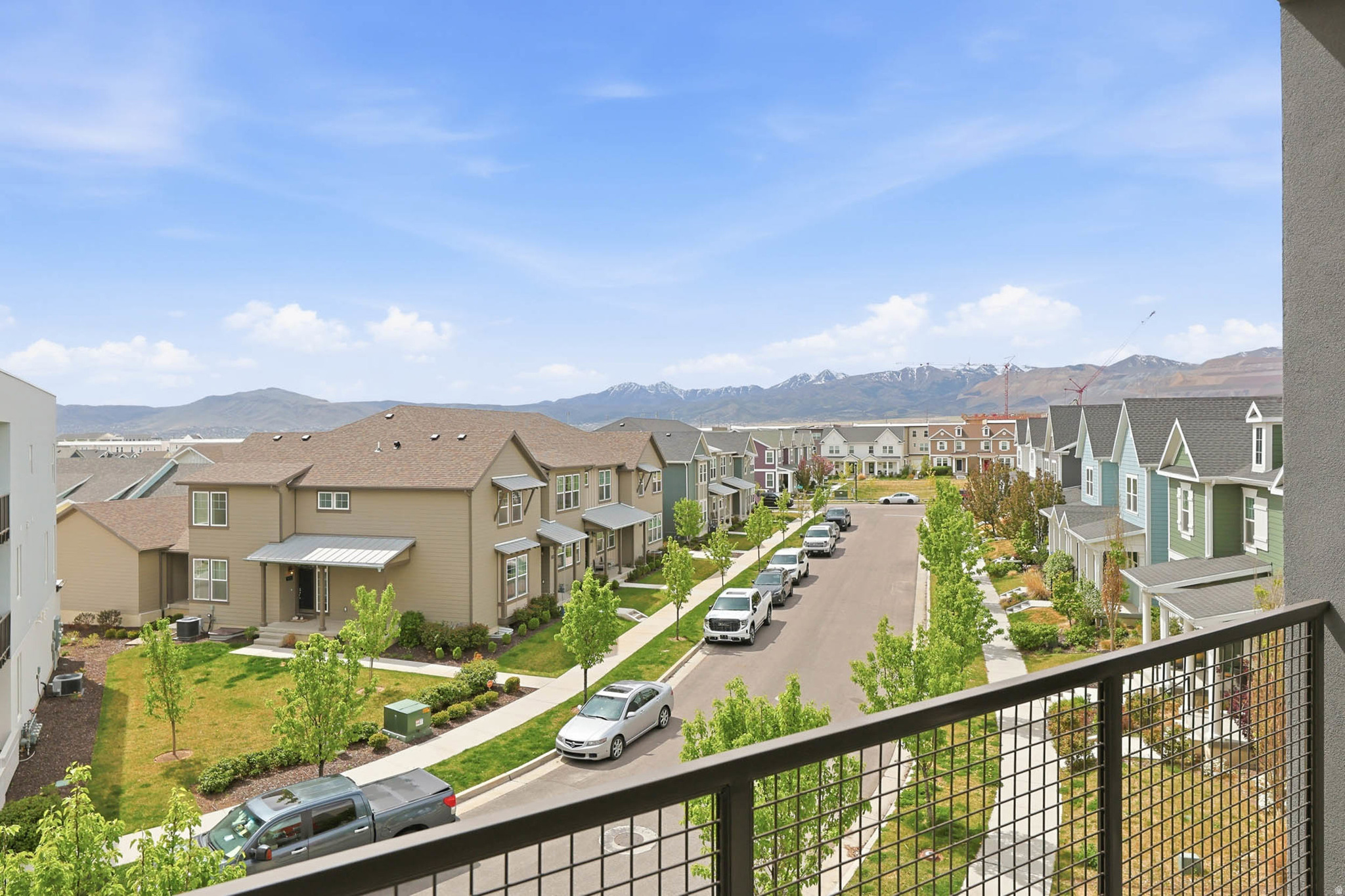 DAYBREAK - Residential