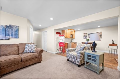 Tiny photo for 2671 S EDGEHILL DR E, Bountiful, UT 84010 (MLS # 2126918)
