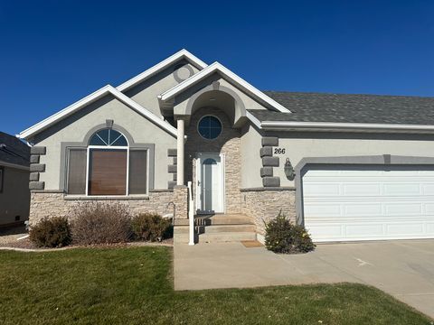 Tiny photo for 266 W LAGOON ST, Roosevelt, UT 84066 (MLS # 2120518)