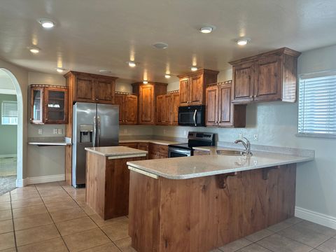 Tiny photo for 266 W LAGOON ST, Roosevelt, UT 84066 (MLS # 2120518)