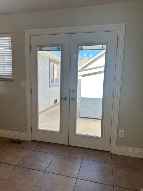 Tiny photo for 266 W LAGOON ST, Roosevelt, UT 84066 (MLS # 2120518)