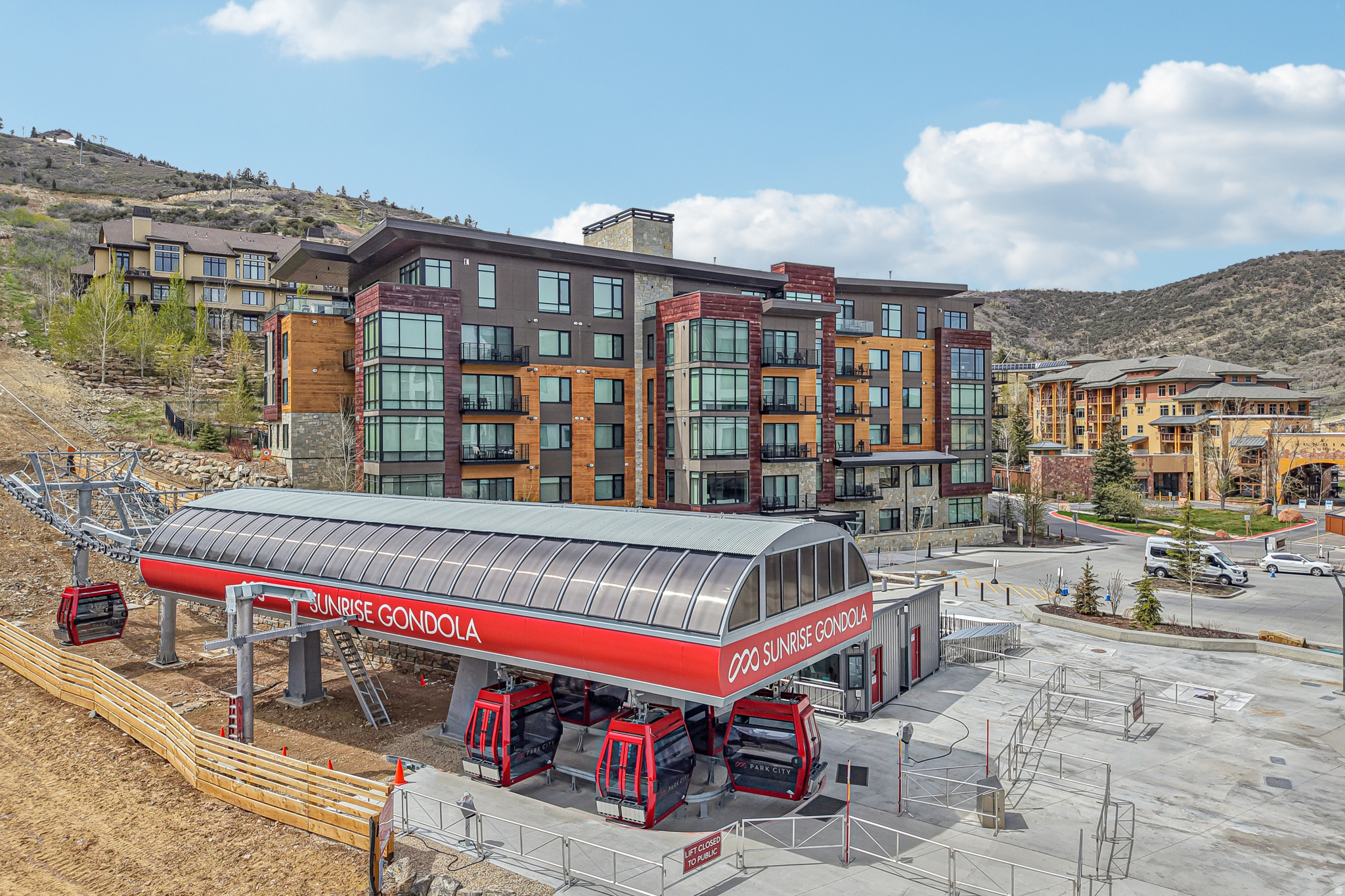 LIFT CONDOS - Residential