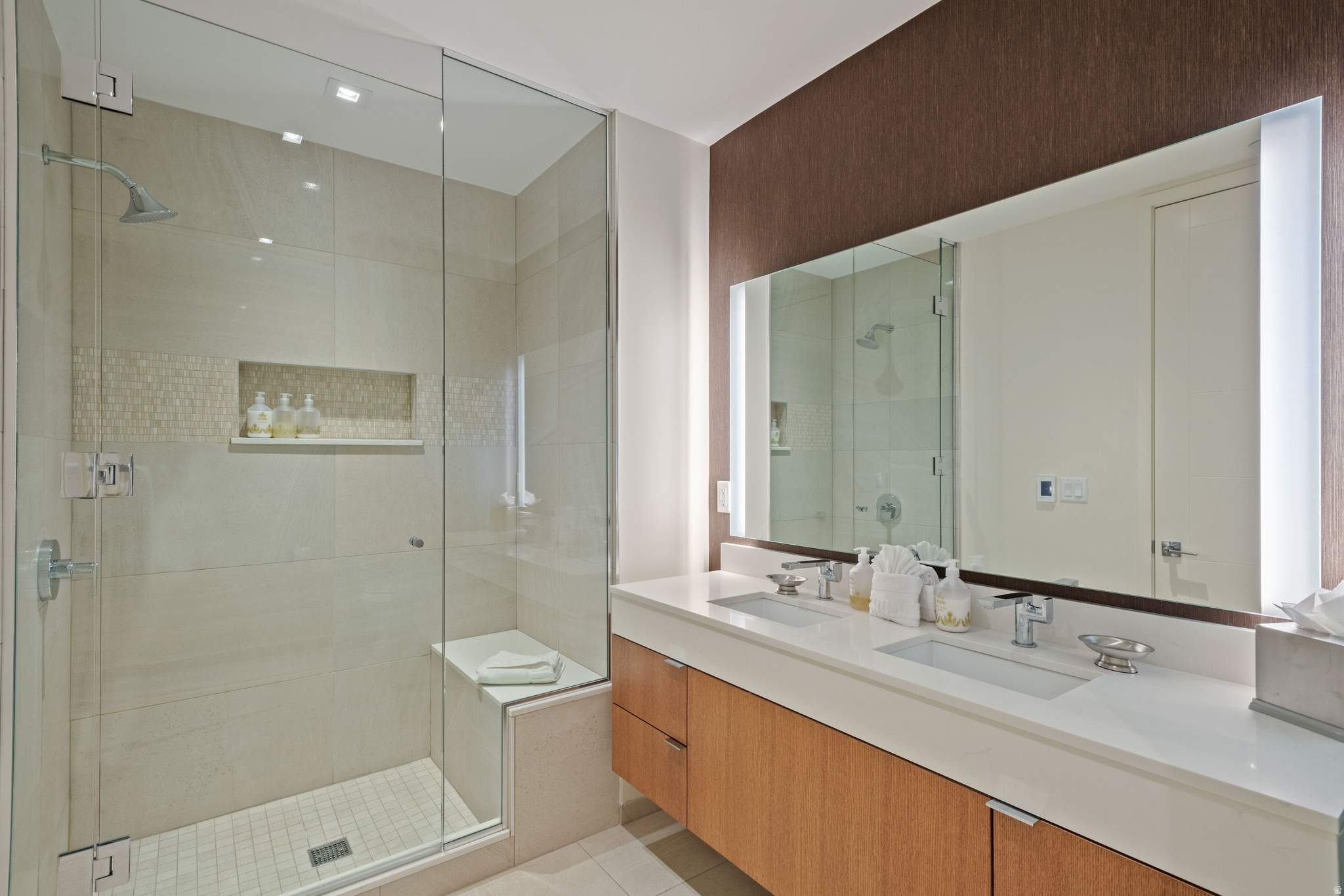 LIFT CONDOS - Residential