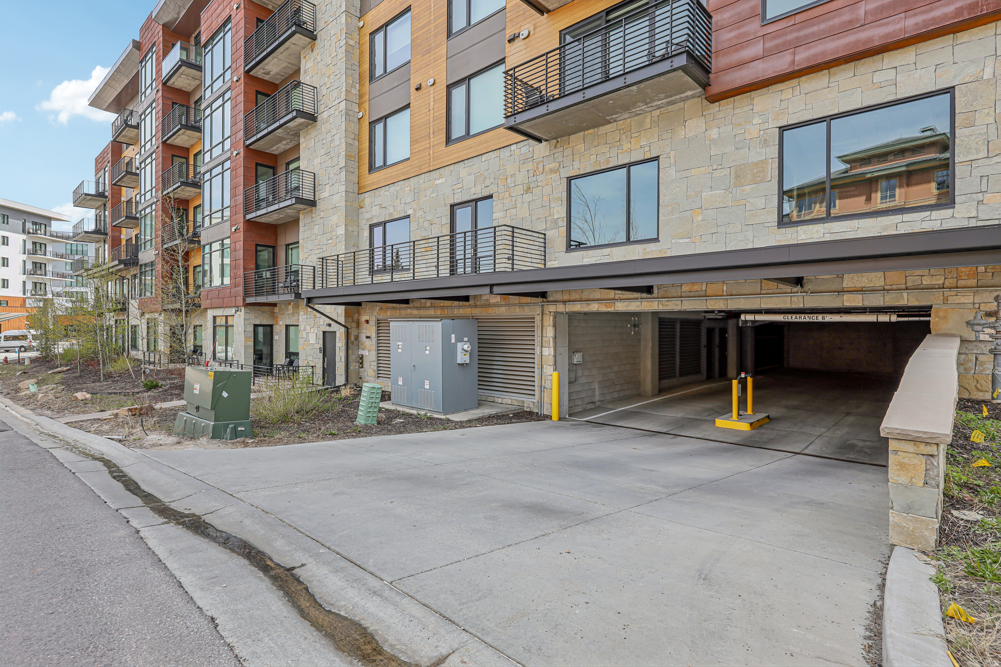 LIFT CONDOS - Residential