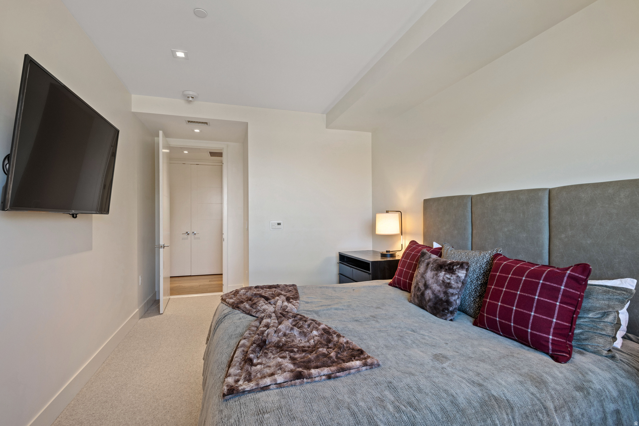 LIFT CONDOS - Residential