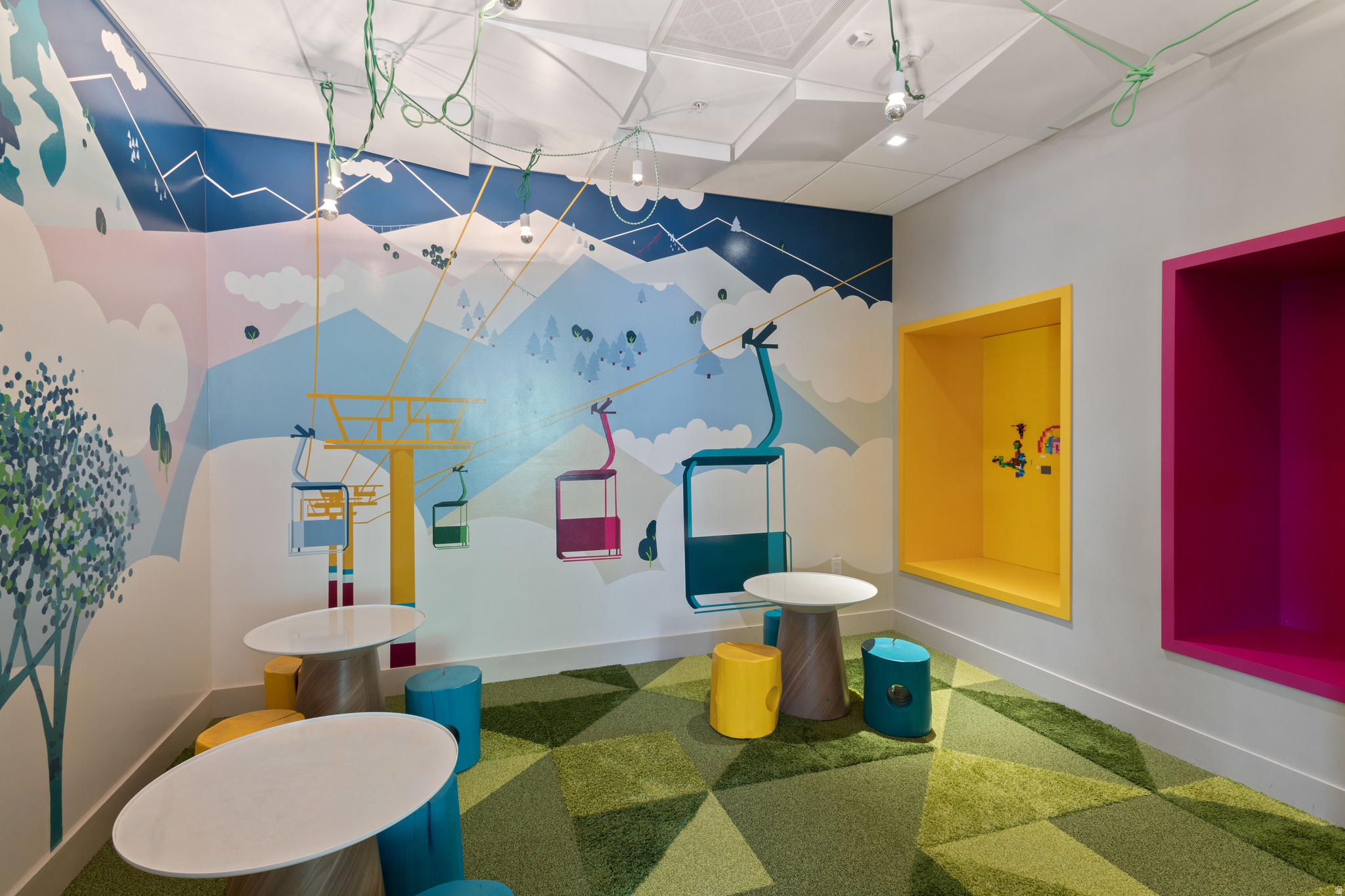 LIFT CONDOS - Residential