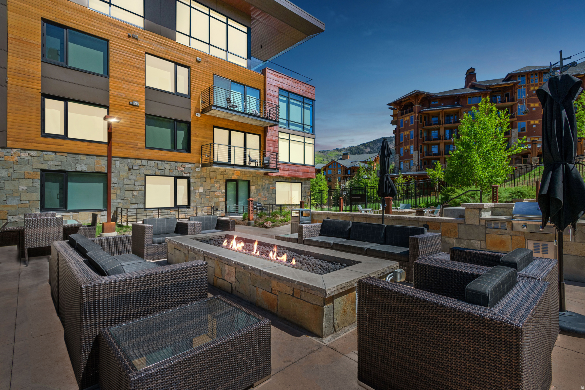 LIFT CONDOS - Residential