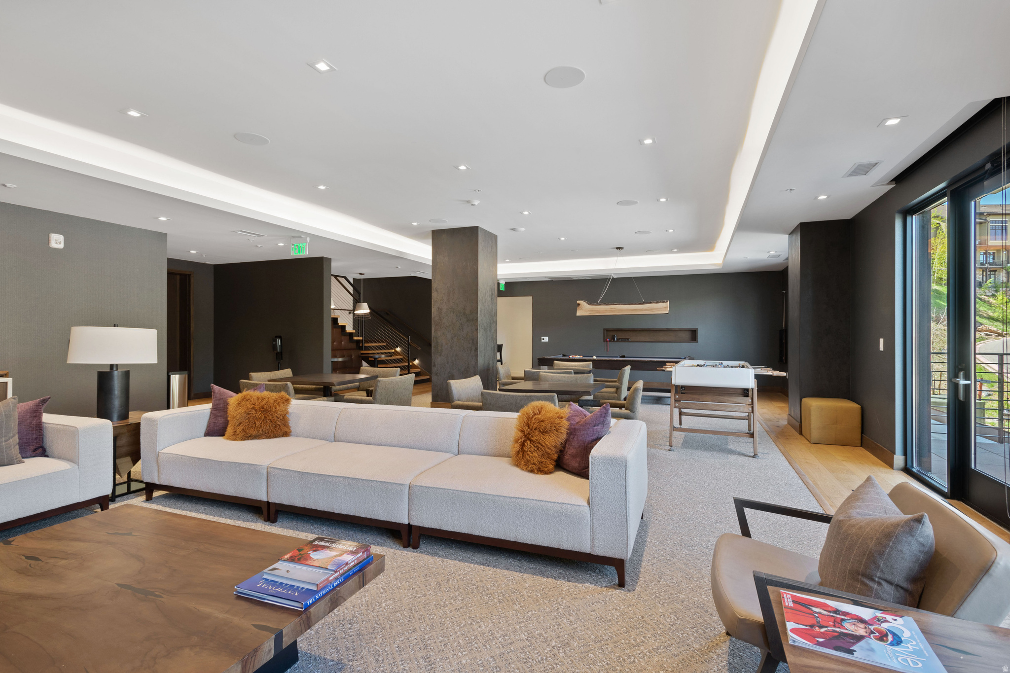 LIFT CONDOS - Residential