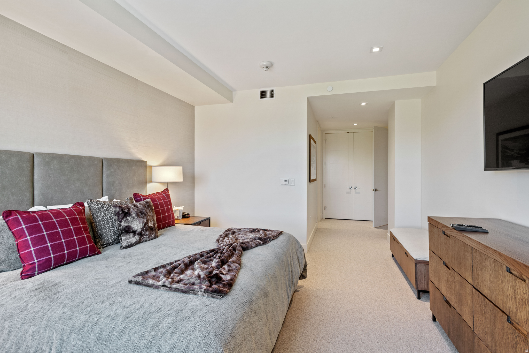 LIFT CONDOS - Residential