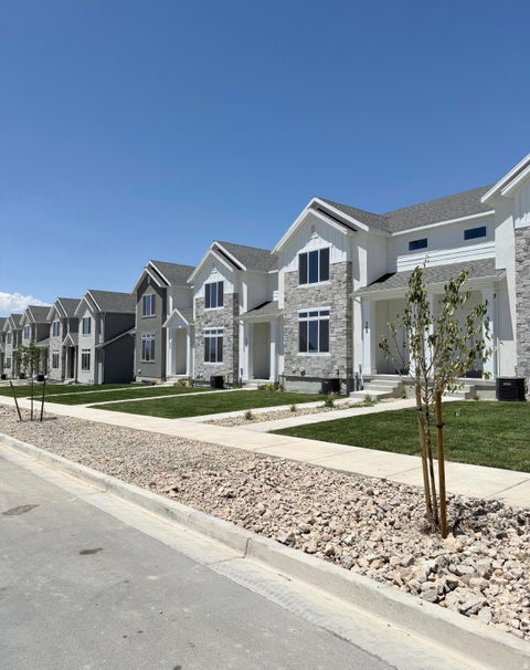 Townhouse For Sale - 1519 N 305 St<br/> Salem, UT 84653