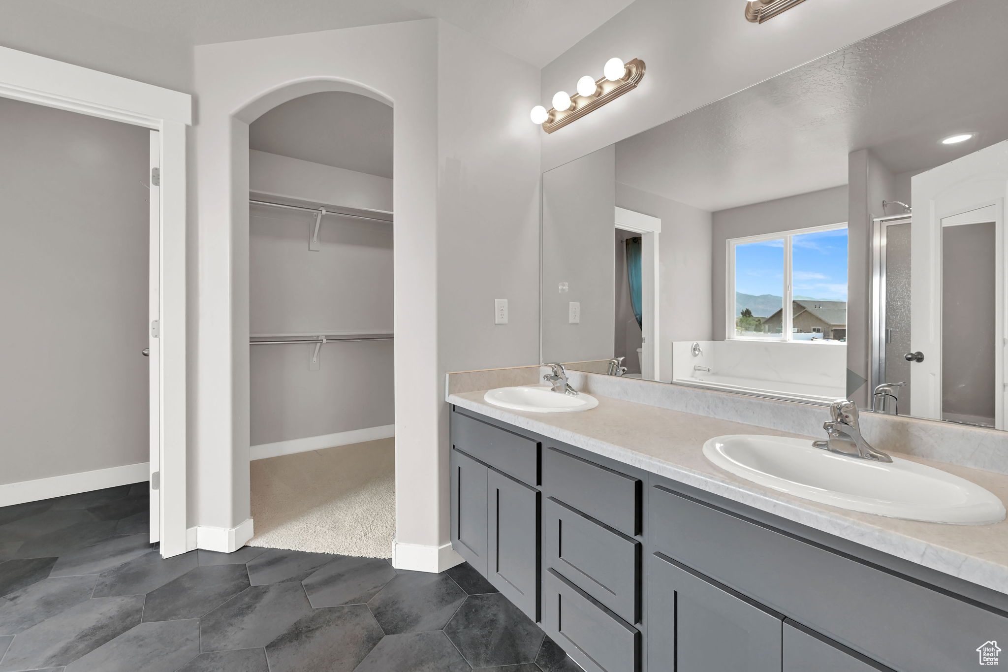 VALLEY VIEW - Residential