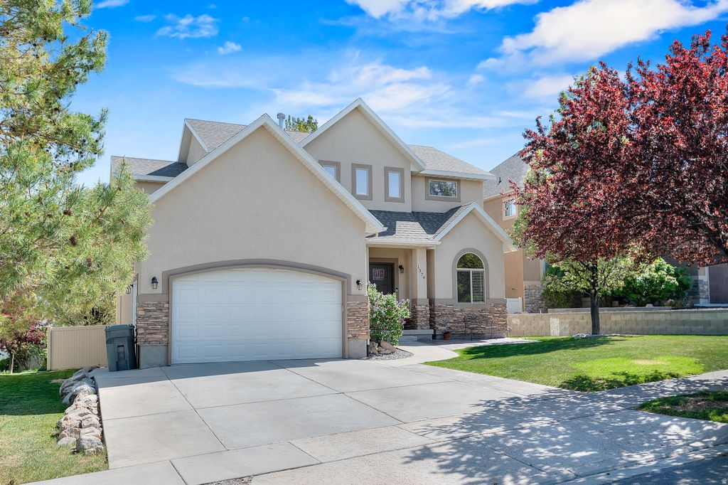 Photo of 1374 S LEA CT, Saratoga Springs, UT 84045 (MLS # 2149445)