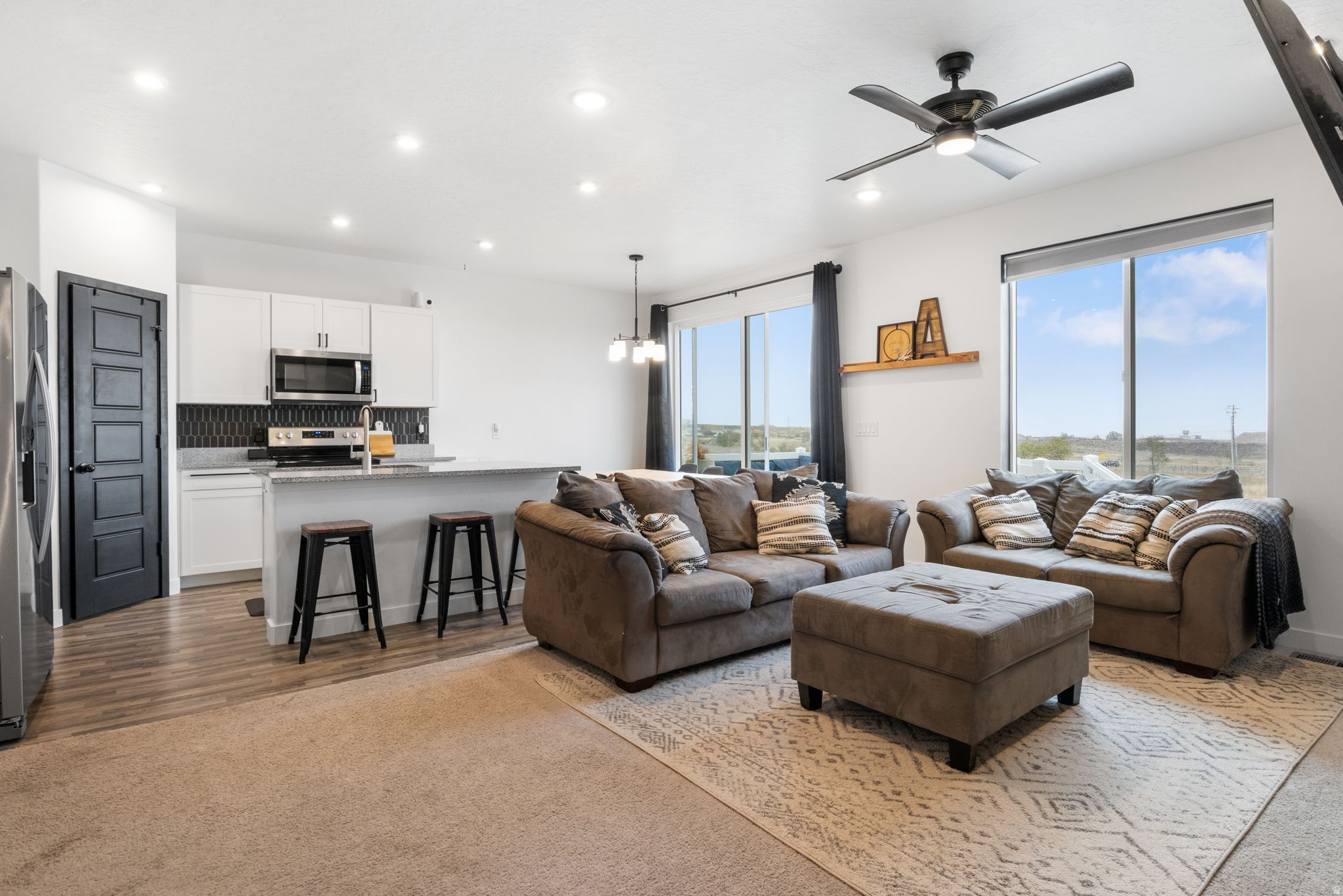 WOOD HOLLOW ESTATES - Residential