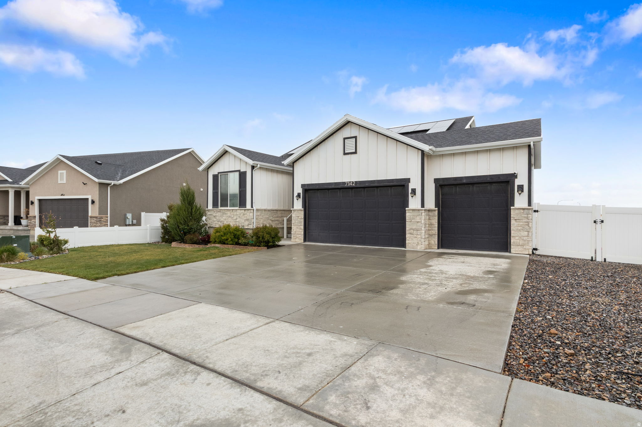 WOOD HOLLOW ESTATES - Residential