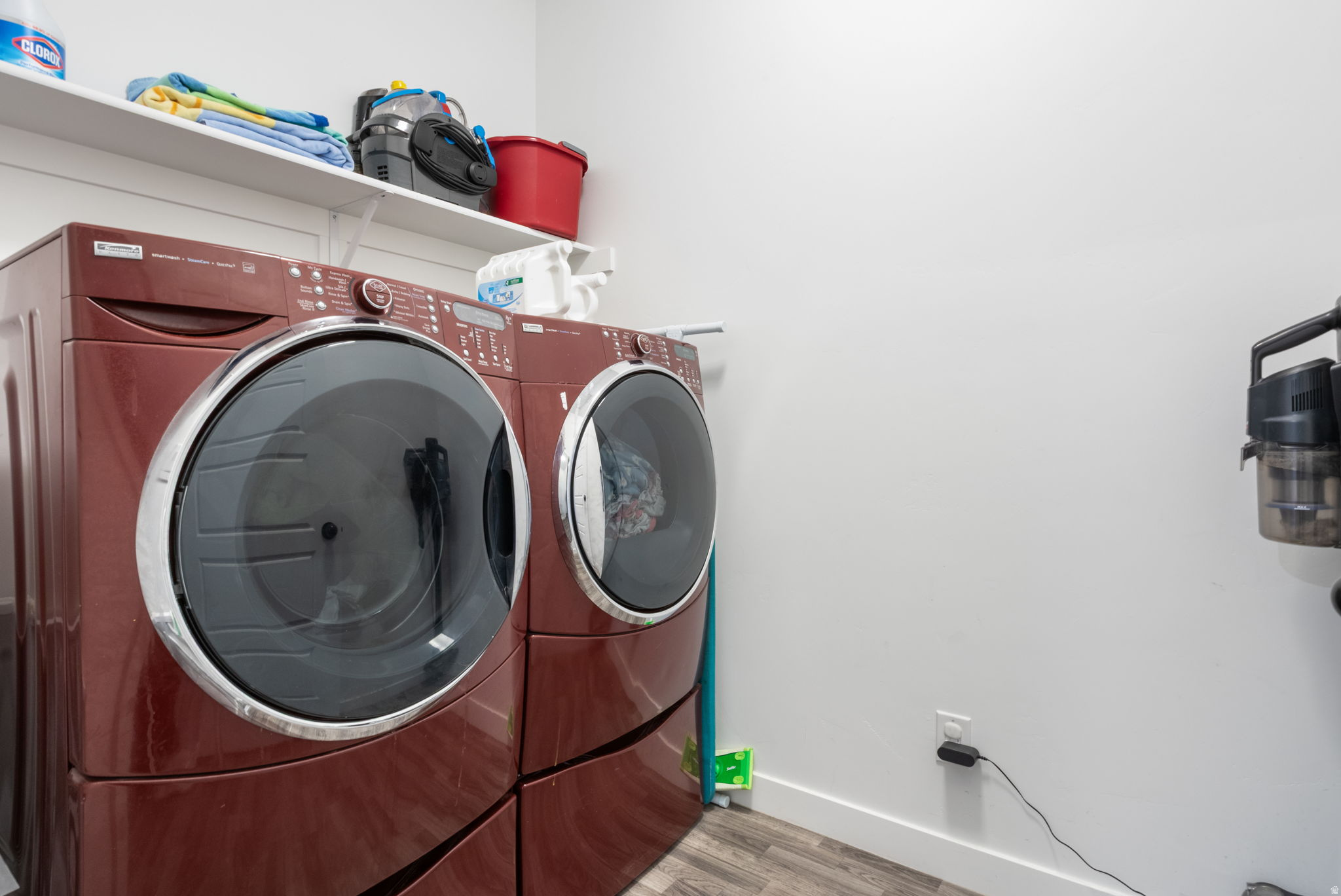 WOOD HOLLOW ESTATES - Residential