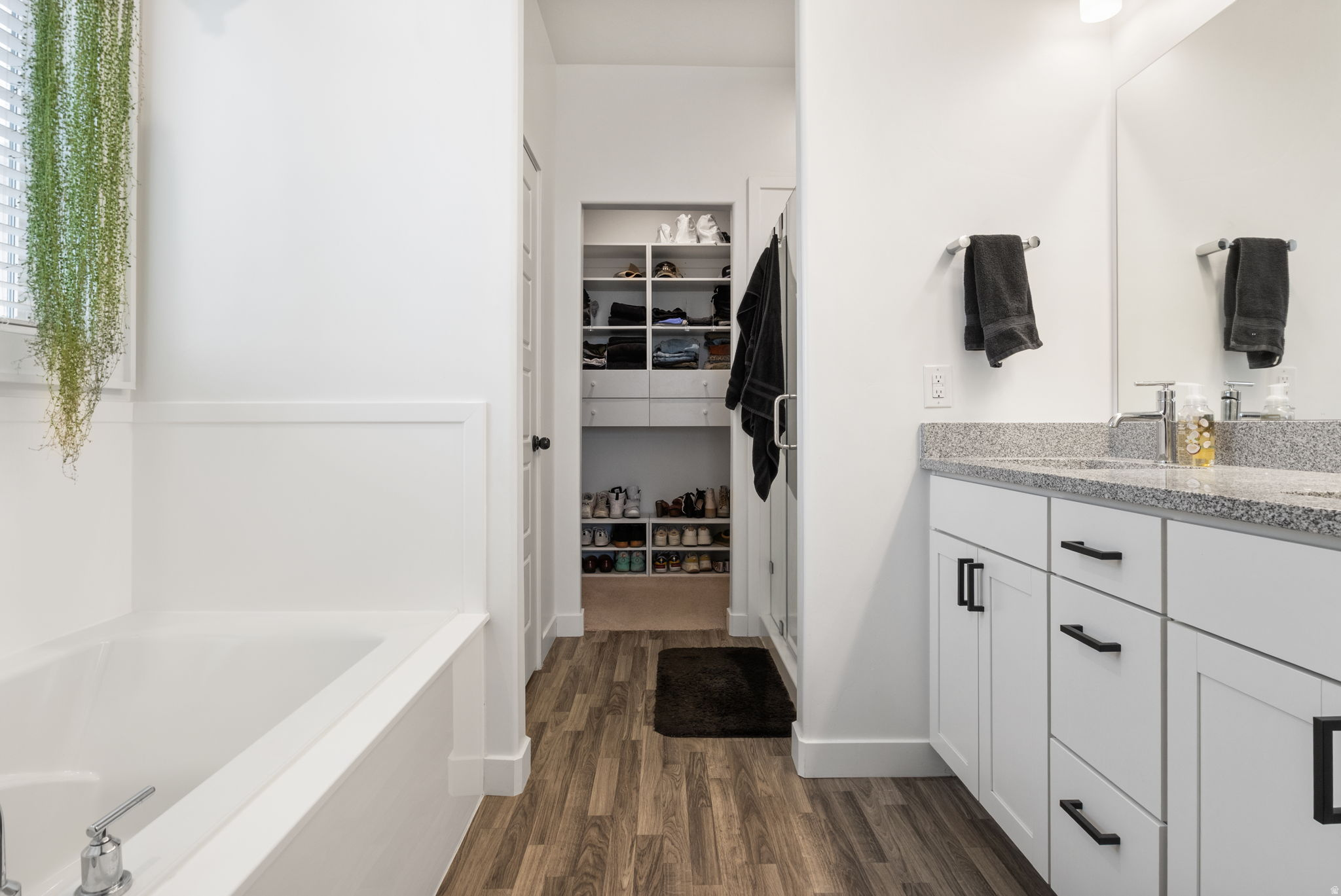 WOOD HOLLOW ESTATES - Residential