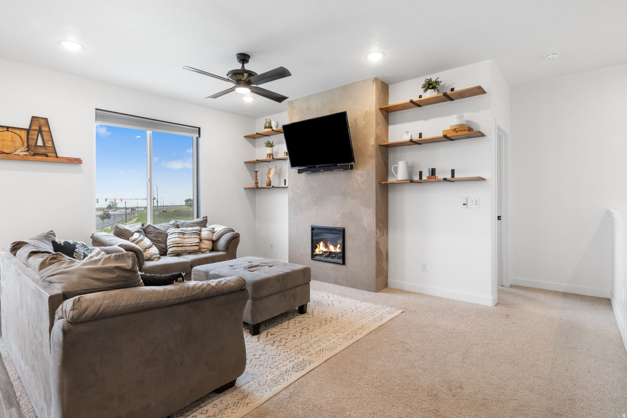 WOOD HOLLOW ESTATES - Residential